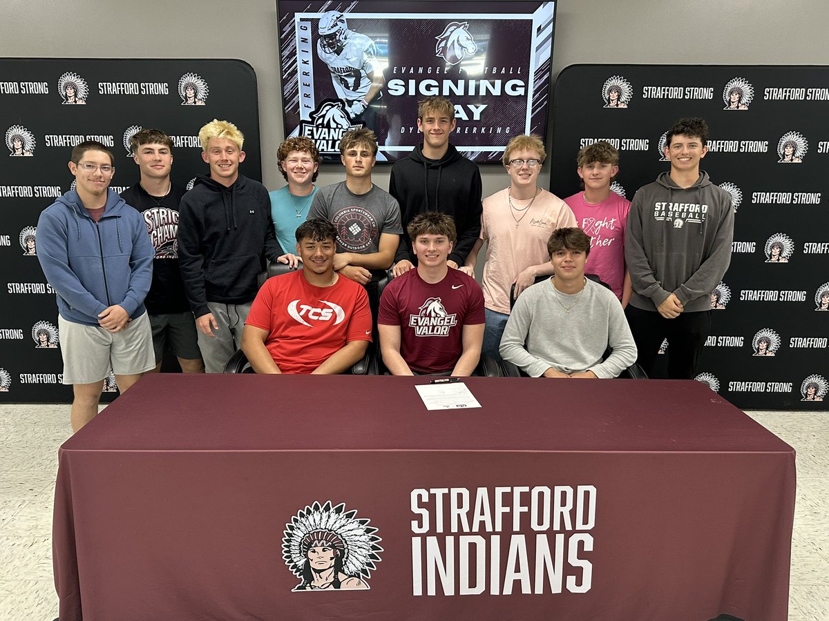 Congrats to Dylan Frerking on signing his NLI to play football at Evangel!
#StraffordStrong