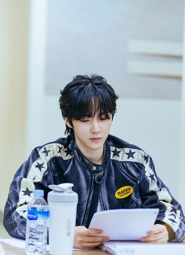 kdramacasting's tweet photo. SBS drama <#SpringOfYouth> script reading, broadcast on May 6.
#HaYooJoon #ParkJiHu #LeeSeungHyub #ChoHanCheol #KimJongTae #ChaChungHwa #KimByungGi #SeoHyeWon #KimSeonMin #HanYooEun #HanJinHee https://t.co/YX94BZ4SzM