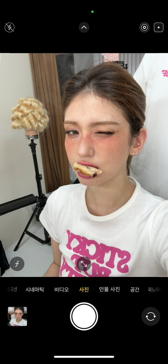 hourly somi tweet media
