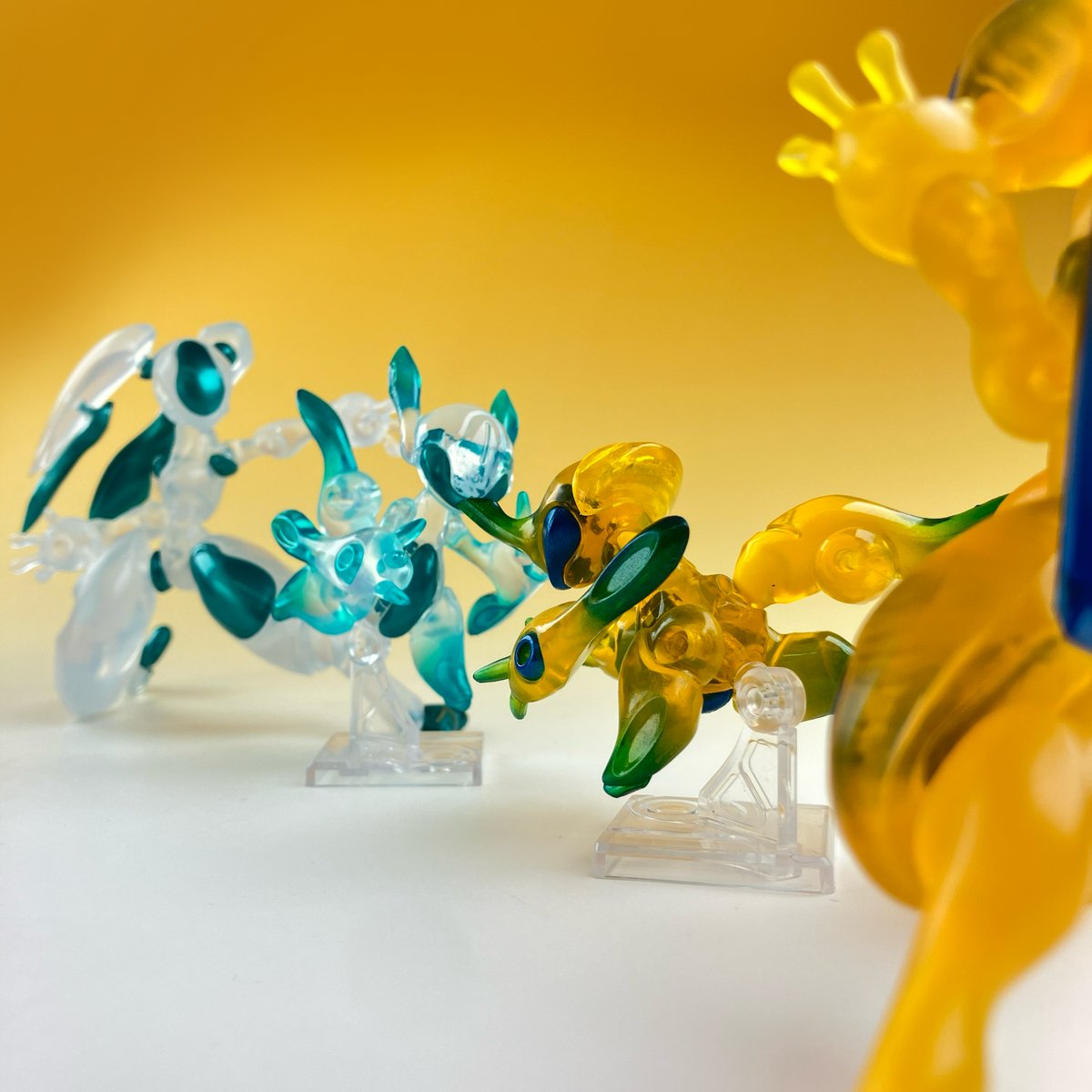 SOTA170317's tweet photo. 「-FORM Series- Rabbit Void:Me」
「-FORM Bits- Dragon Bits」
ジルコンがしょうぶをしかけてきた!
バトルシーンのように撮ってみました✨️
FORM SeriesまたはFORM Bitsを手に入れた方は、
ぜひ #お気に入りフォーム決めてみた でポストしてくださいね!
#FORMSeries #FORMBits #メガスカルプチャ
#ラビットヴォイド #ドラゴンビッツ #スタジオソータ