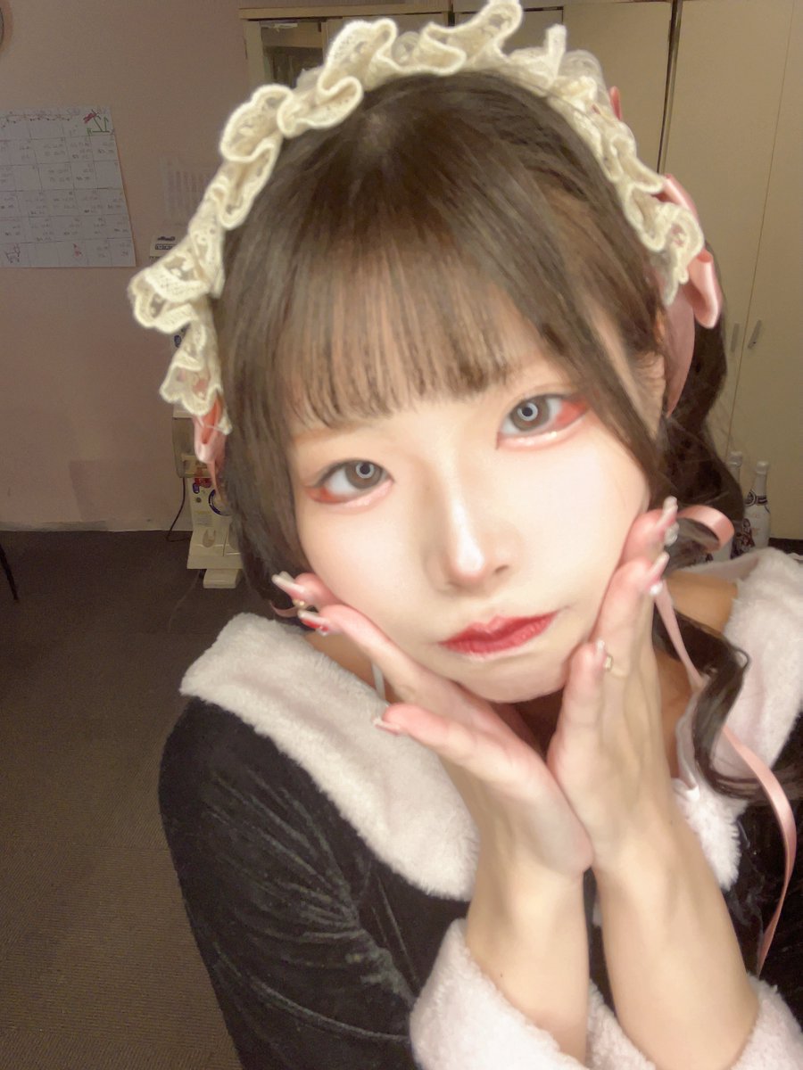 今週の土曜日はニャミカフェ(リリゲスト)です💜シスター着るよ！
日替わりもシスターみたいなのにしたいな〜と思いつつラテアートにも挑戦したい！ワンオペじゃないからいけるかな？🥰

あ！あと生誕メニュー決まったので流すね！見てください💜