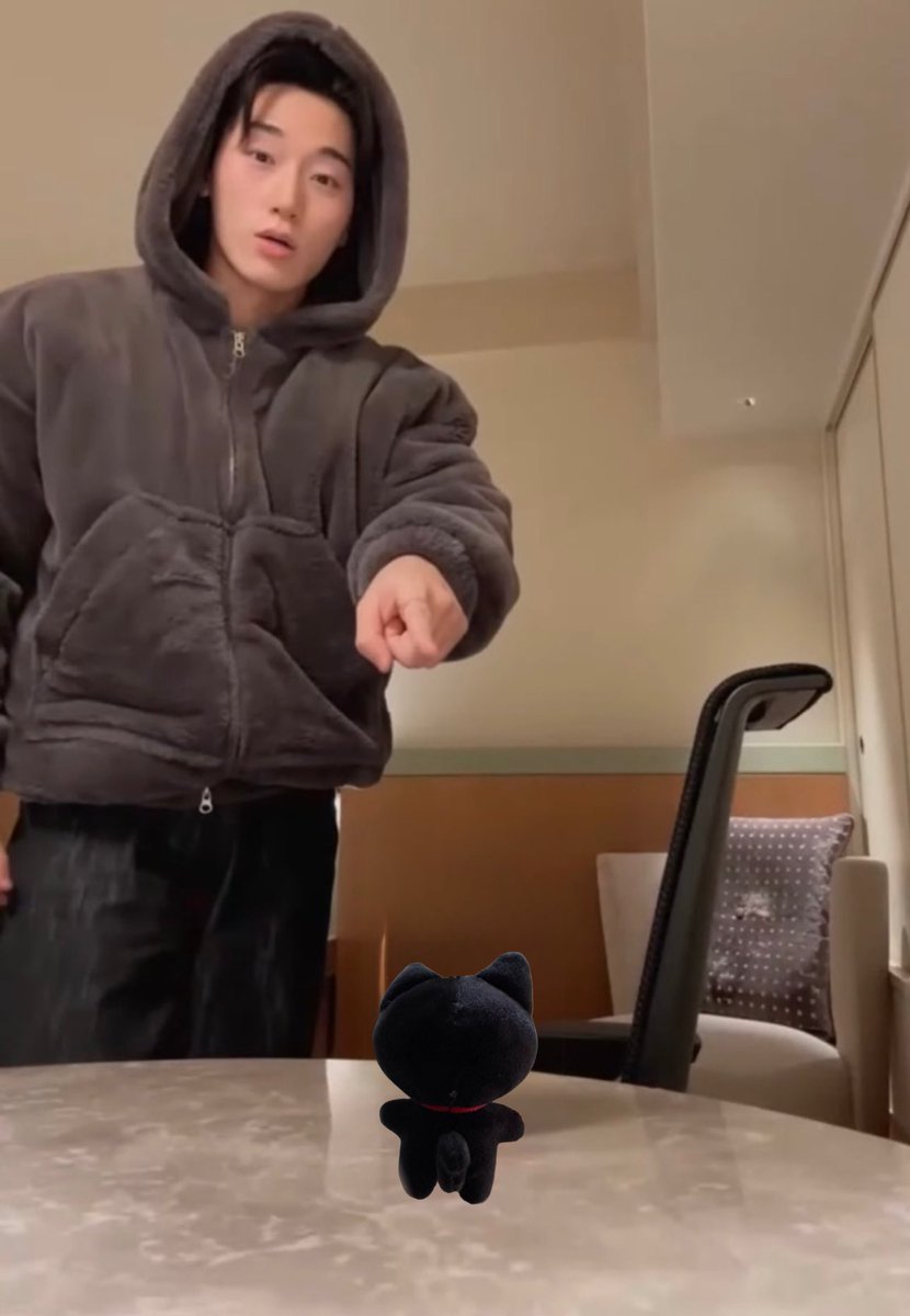 これは私が得体の知れない黒猫を拾ってきたのがバレてしまい、「それはなに？」と聞いてくるサンくん