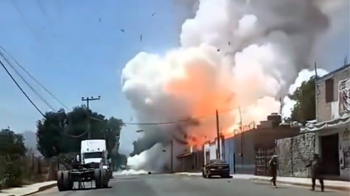 🚨 LO DE HOY 🚨 Explosion en Tultepec. elvallenoticias.online/noticias/explo…  <a href="/infopolitano/">Infopolitano</a>