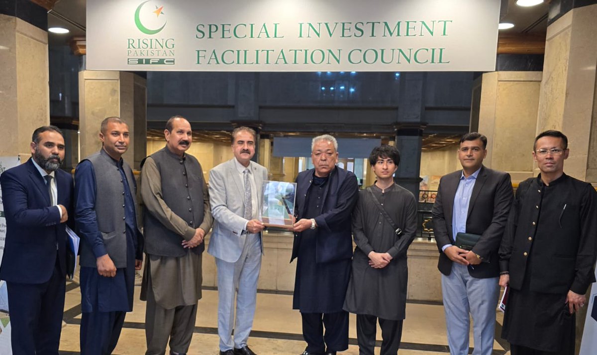 jameelaq's tweet photo. Excellent meeting with Japanese Businessmen, Mr Kimura Masahito &amp; Mr Syo Onodera at the SIFC on export oriented projects in Fisheries &amp; Mining Value-Added products to Japan. Technical Human Resource Training &amp; employment in these sectors was also discussed.
#RisingPakistan
#SIFC https://t.co/HDBN2DXhJz