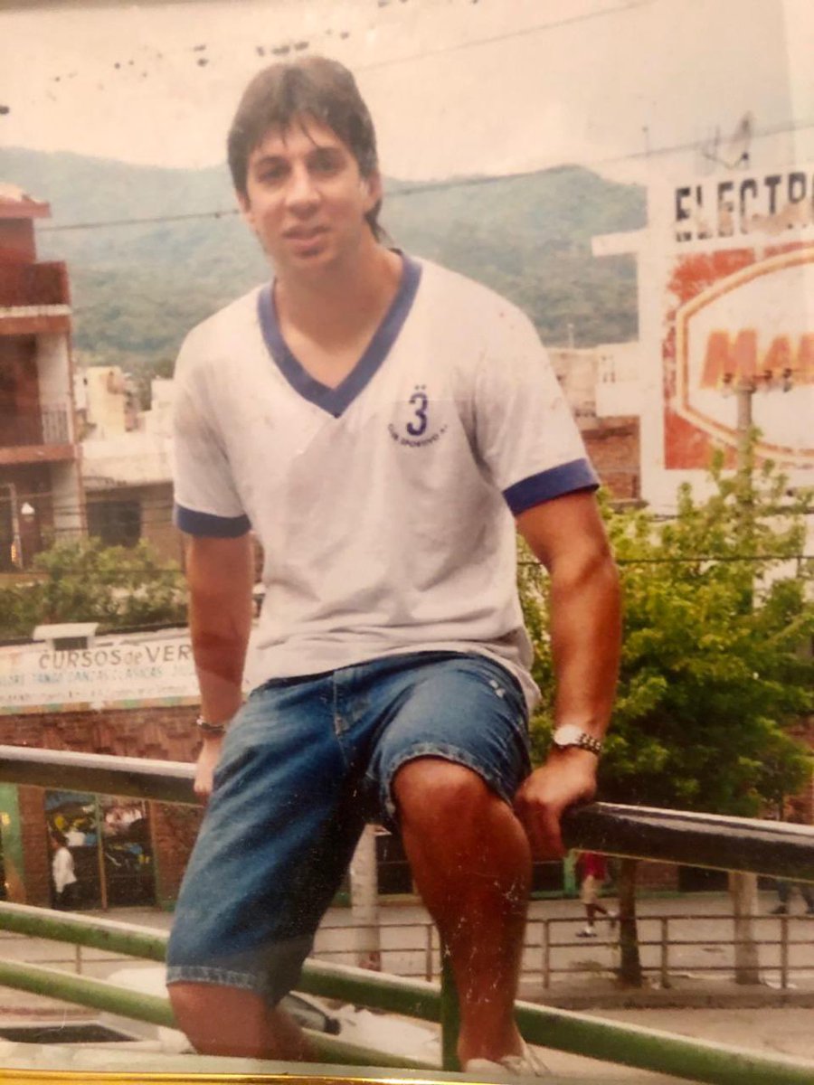 ANIVERSARIO :Hola hijo, si bien te recuerdo diariamente, q tristes son estas fechas ,tu compañía y cuánto te gustaba q salgamos solos, los días q te llevaba a tus entrenamientos, en fin es parte de lo q nos toco vivir tu mamá, tu hermano,y todo azul/rojo