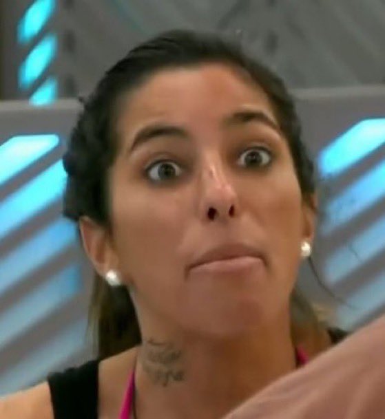 boyindiscretxcx's tweet photo. ESTE ES EL VERSUS PARA EL DOMINGO, QUIEN TIENE EL AGUANTE PARA SEGUIR EN LA CASA? 

❤️ LUZ 

🔁 CATA AL 9009 

#GranHermano https://t.co/qgimcSBvLq