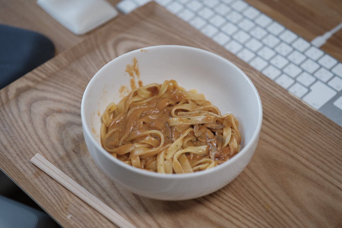 今日は冷凍パスタ。