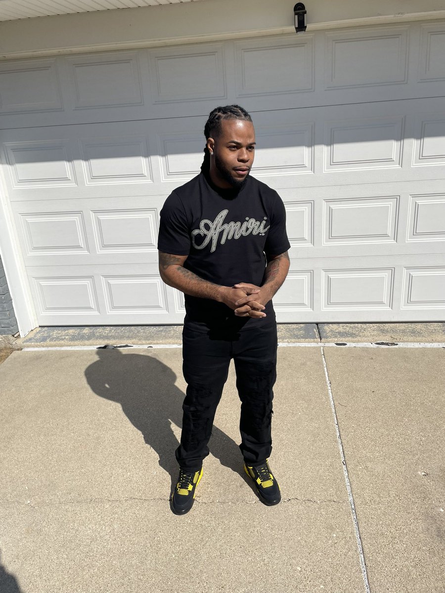 DMoneyy_083's tweet photo. Built to last💪🏽🦍 https://t.co/q6ANVYNdW8
