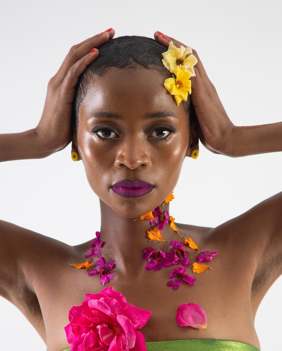 Kangaka - TrailMusic SA x BosPianii (feat. Dineo Caro).
[Dropping this Friday]📷📷