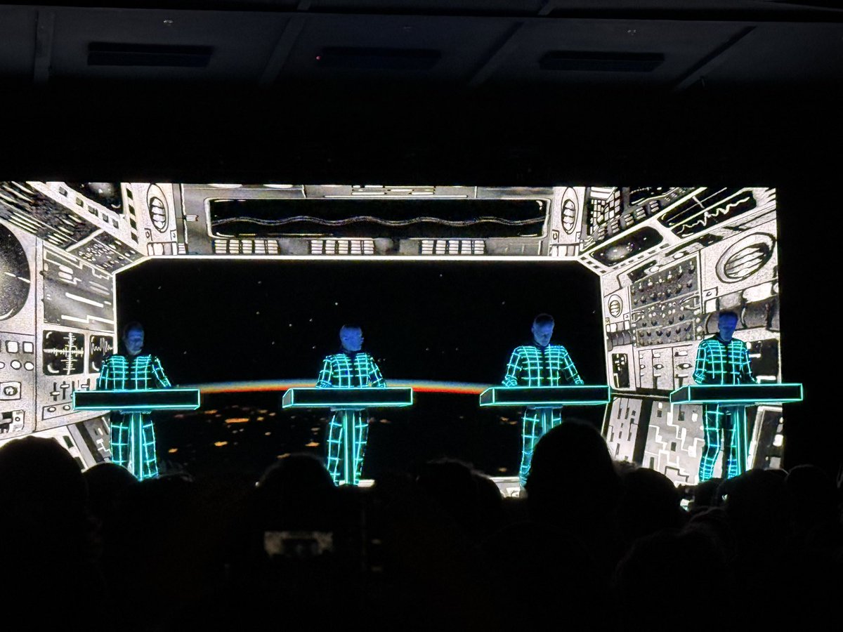 got to see Kraftwerk tonight : )