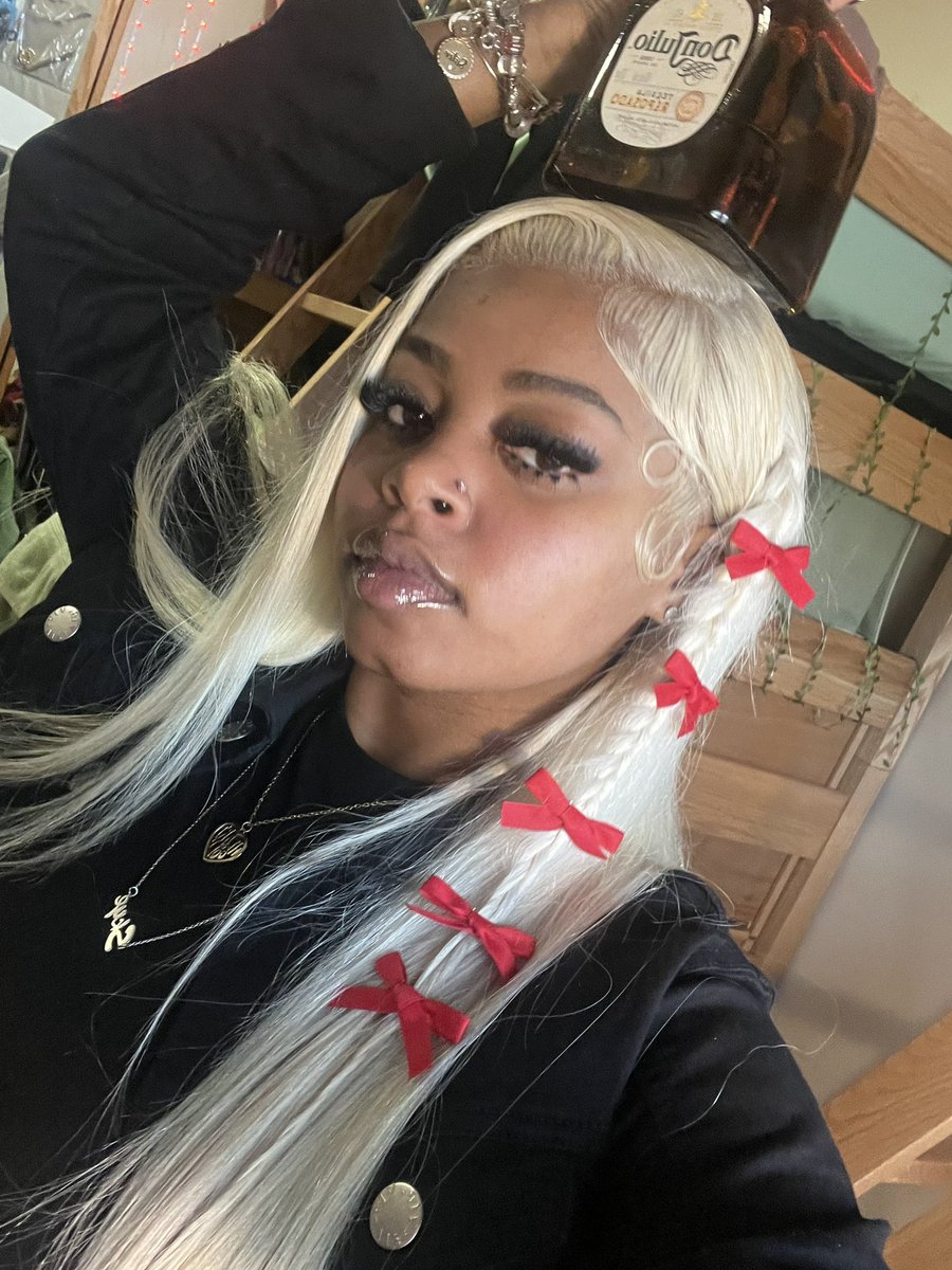 kyluvv9's tweet photo. bday dump💋 https://t.co/Mp2o8RJTr1