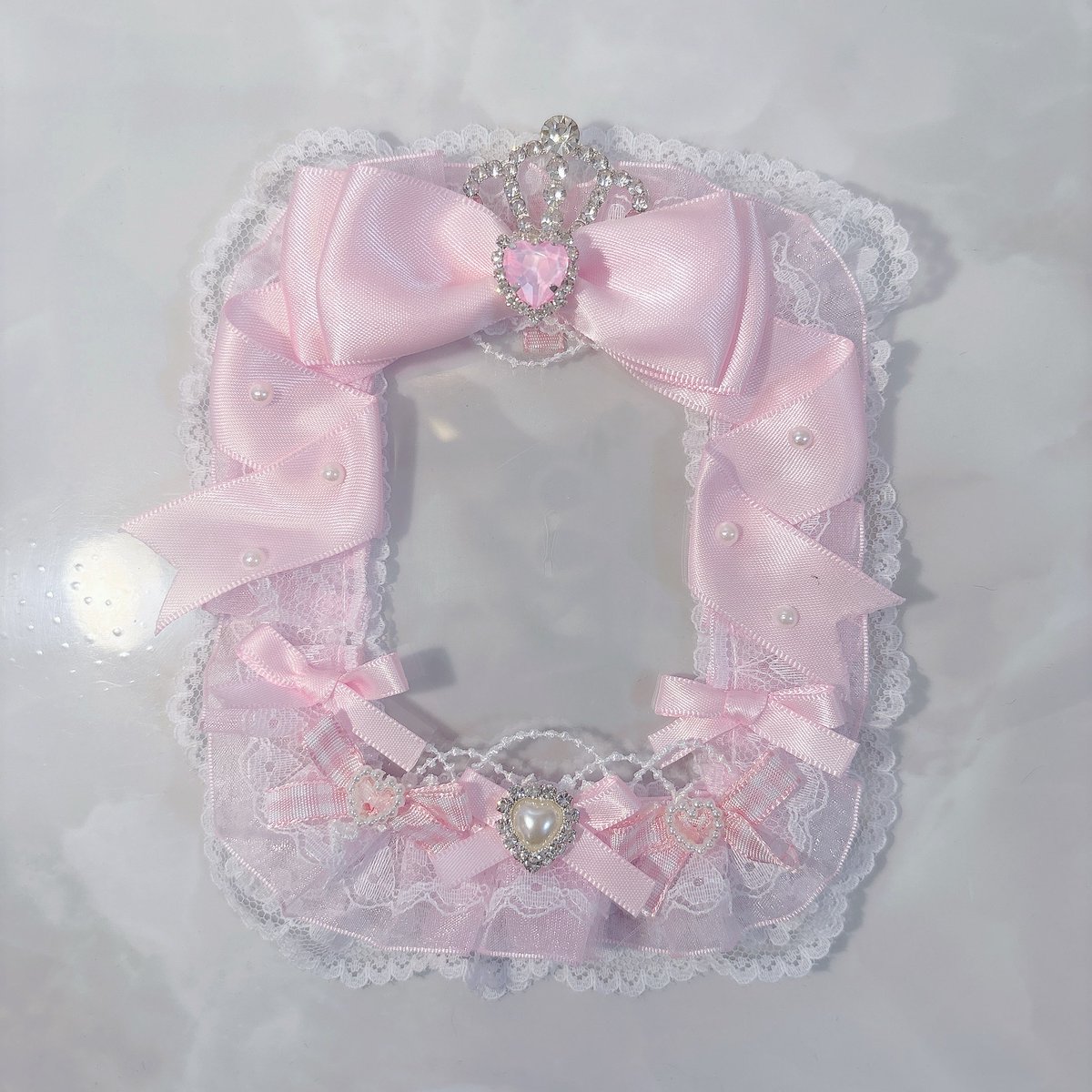 BOOTHに商品追加いたしました♪
・色紙リクエストページ
・COMITIA151新作 箔押しサイン入りチェキ風カード3種
・ハンドメイドトレカデコケース
https://t.co/zP0Fuxg2XM
その他にもいろいろありますので是非チェックしてくださいませ~!🙏🩷