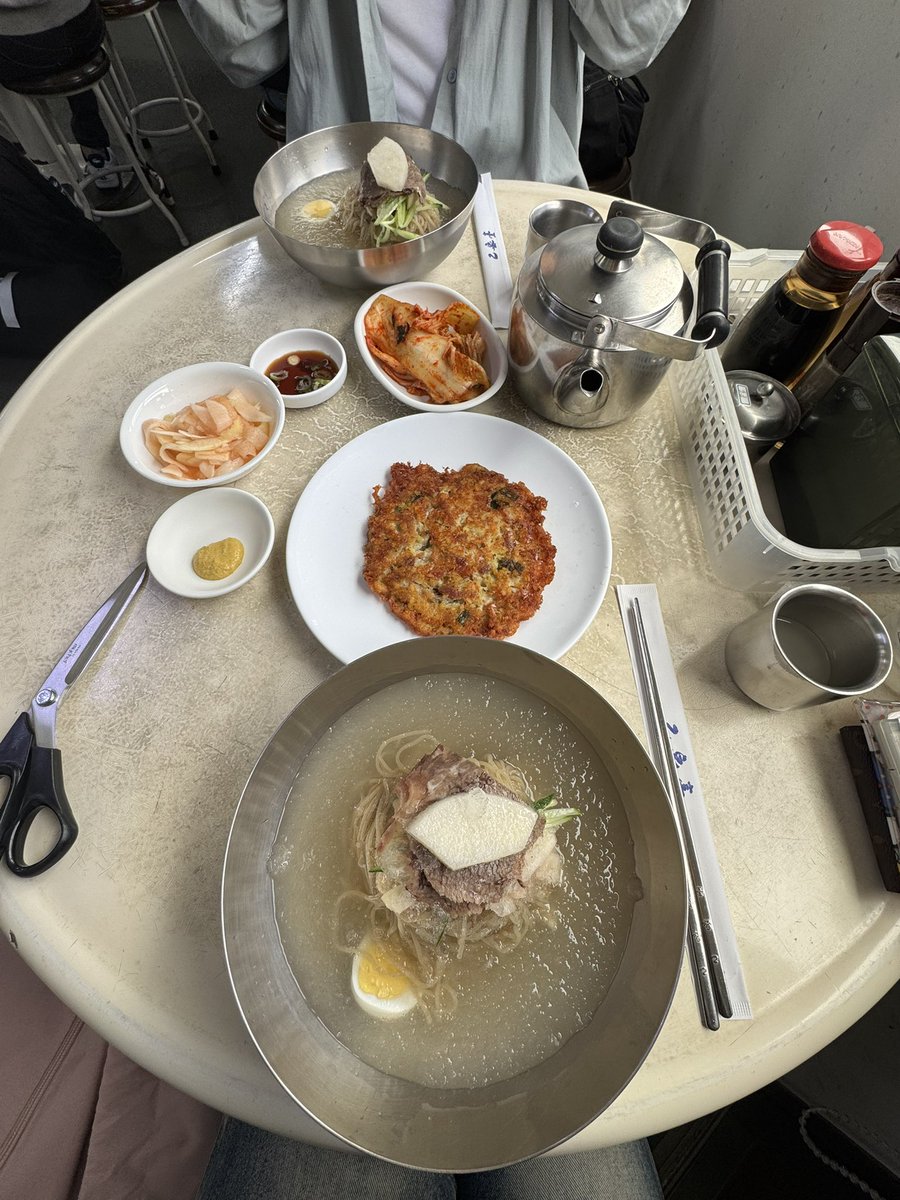 hxxn_406's tweet photo. 🍜🍰 마힛 당 https://t.co/MiyeSWnSzN