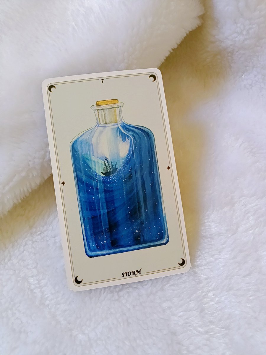 SpiritView999's tweet photo. 現階段的自己正處於一種被困住或受限制的狀態。雖然有一種警示的意味在，但也提醒了在逆境之中，依然存在著機會和成長的可能性。
堅持住！在風暴過後會出現新的航程與選擇的。-靈愈信使
#牌卡療癒 #神諭卡 #オラクルカード #Oracl #Storm #制限 #堅持 https://t.co/m3FouVBuB0