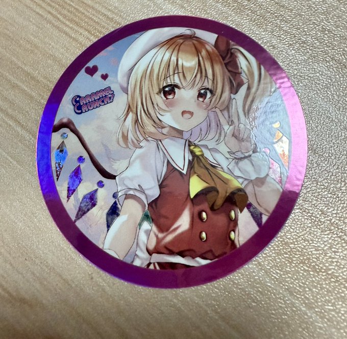 オーロラステッカー作ってみました😊羽もキラキラしてます✨️思ったより良い!こちら例大祭でセット購入してくれた人に先着でプレゼントしますね!宜しくー 