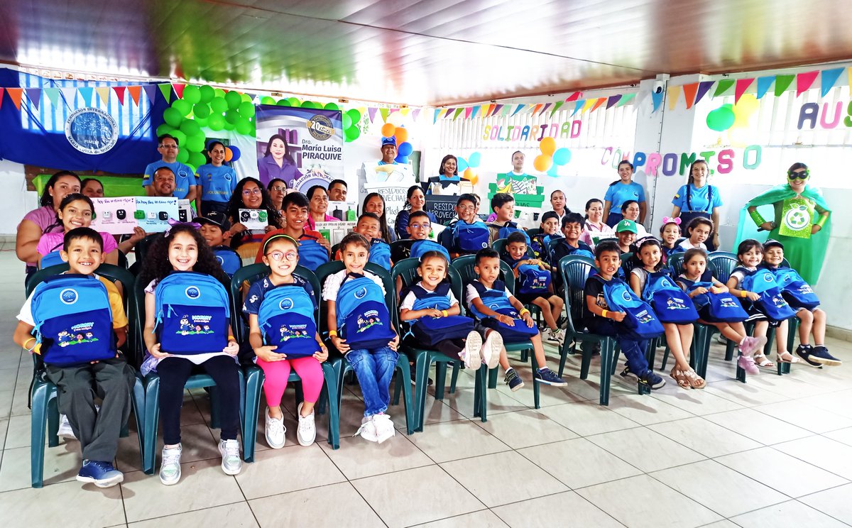 FIMLM's tweet photo. #FimlmColombia 🇨🇴 | En Barbosa • Santander, la FIMLM llevó a cabo una jornada de apoyo fortaleciendo Eco-Valores por el medio ambiente, en la que participaron los niños y sus padres.

♻️El propósito de esta actividad fue fomentar la conciencia ambiental👉🏽 https://t.co/iKabMHn6IO https://t.co/LwdriwhXEj