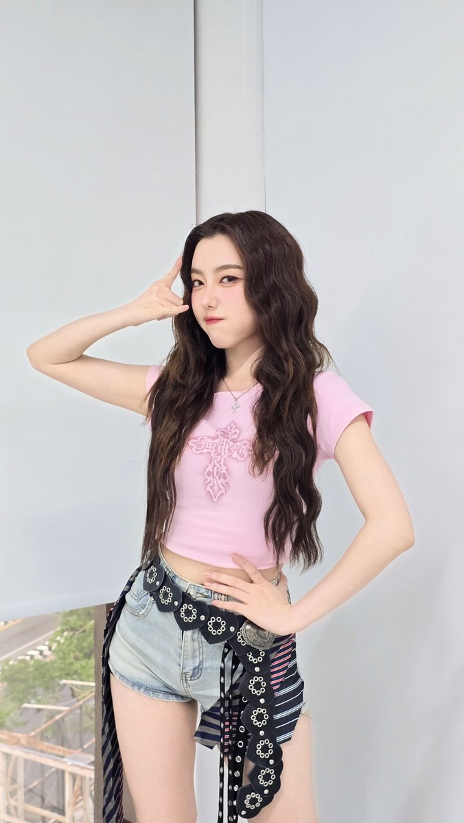 4eveOfficial's tweet photo. #Aheye4EVE 
#SiamParagonSummer2025x4EVE 
#SiamParagonSummer2025 
#HappinessInFullBloom
#SiamParagonSongkran2025
#4EVE #XOXOentertainment https://t.co/E33jSB6dhg