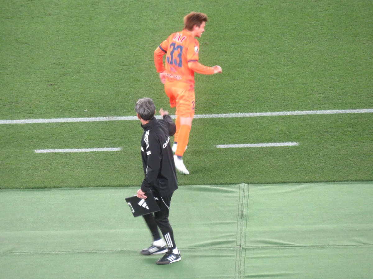 yuto19921208's tweet image. 乾がシゲさんのもとに挨拶に来てた☺️✨

#fmarinos
#松永成立
#清水エスパルス
#乾貴士