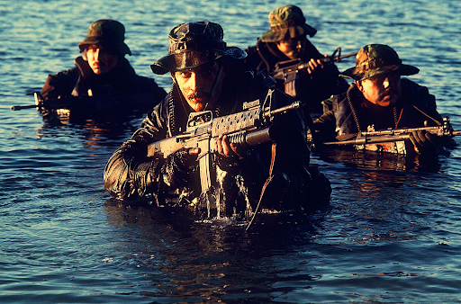 ProyectoHygge's tweet photo. Cómo los Navy Seal se quedan dormidos en 2 minutos.

• Sin pastillas.
• No se permite ducha fría.
• No se permiten gafas que bloqueen la luz azul.

El método 4-7-8 (respaldado por la ciencia): https://t.co/PfhLcrp4Ff