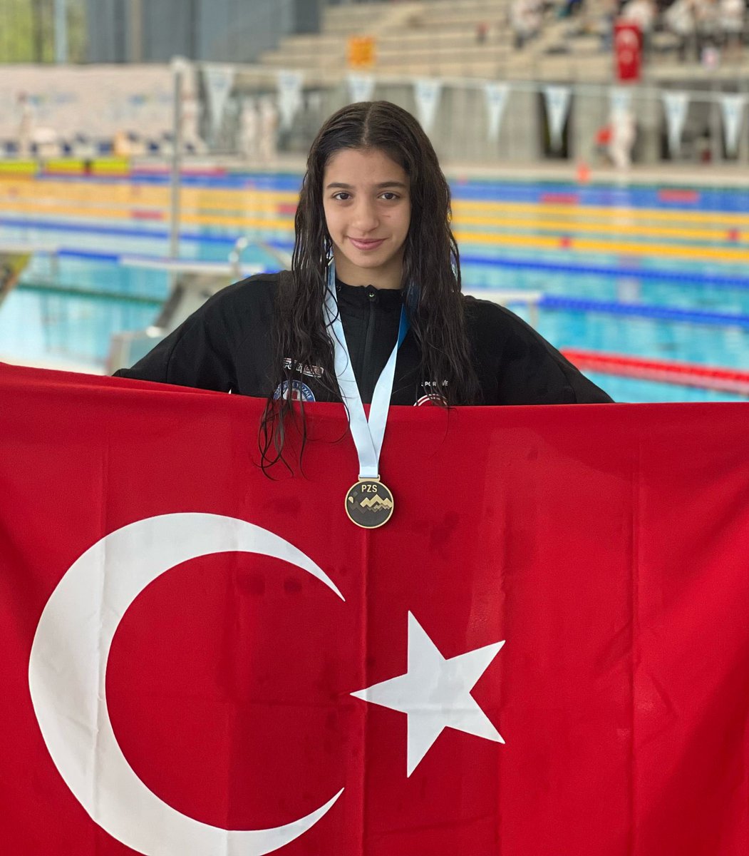 ELA İŞCAN'dan 3 MULTINATIONS YILDIZLAR ŞAMPİYONLUĞU !

Slovenya'da düzenlenen Multinations Yıldızlar Yüzme Şampiyonasında Lise Öğrencimiz Ela İşcan;

200 metre Kurbağalama 🥇
200 metre Karışık 🥇
400 metre Karışık 🥇 yarışlarında Şampiyon olarak Altın madalya kazanmıştır.