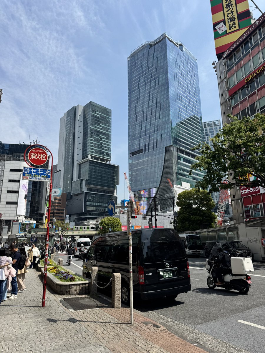 Ubersuit's tweet photo. 東京にきた。
暑い… https://t.co/R24sQRp4a6