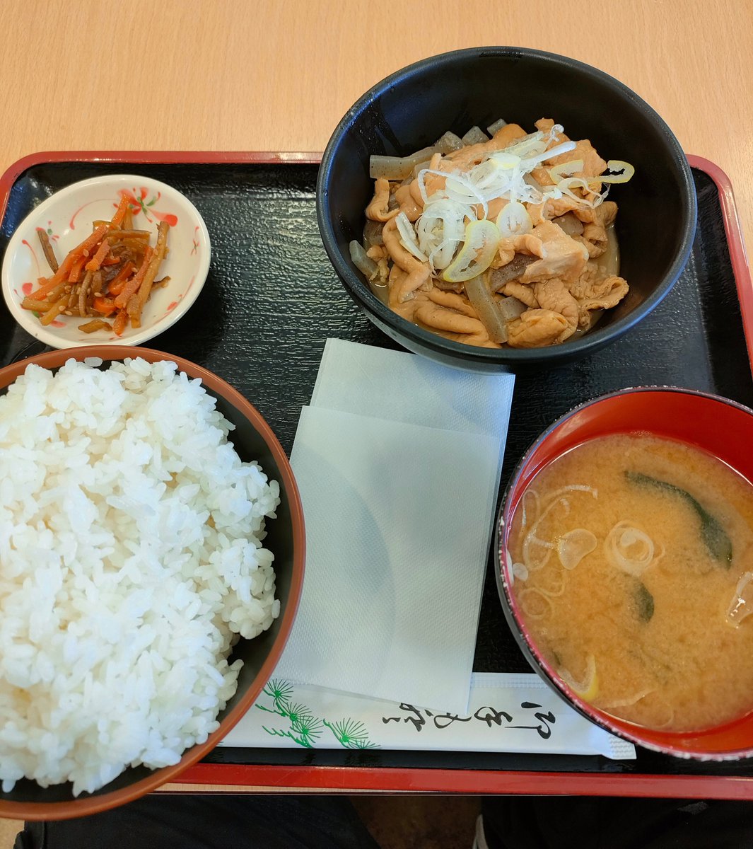 the_und_p's tweet photo. PAモツ煮おじさん🍚🍲
こういうので良いのよ🍚
久々に食べたのもあって美味かった🍚 https://t.co/Cnsf7QLk7B