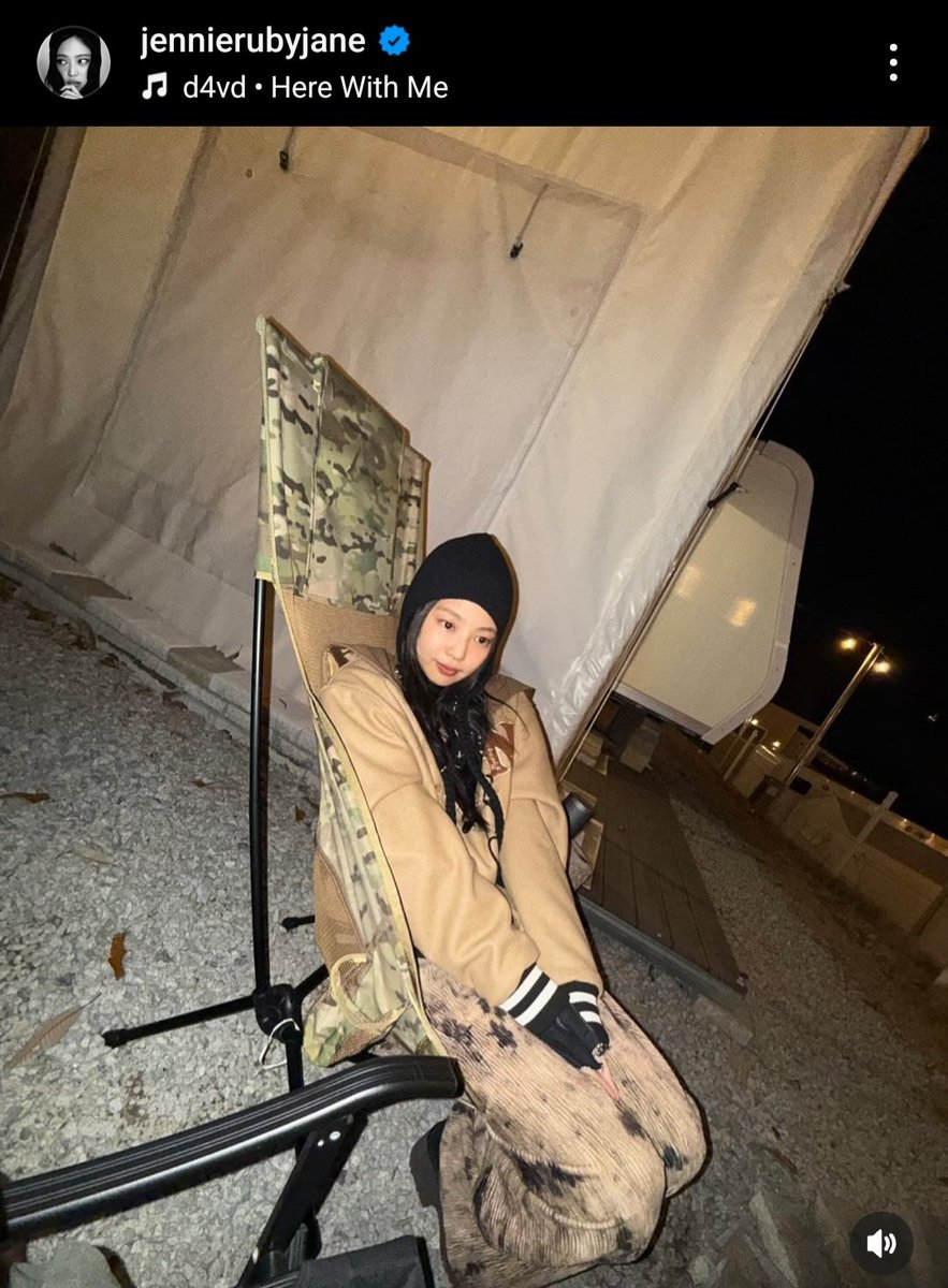 capybarabar's tweet image. Just casually thinking about this coincidence... #Jennie camping with Sujin unnie and Zo Zazz (Sujin’s husband)… and then we find out the hyung who went on that campervan trip with #Mingyu was Zo Zazz?? Like… hmm makes you wonder 🤔