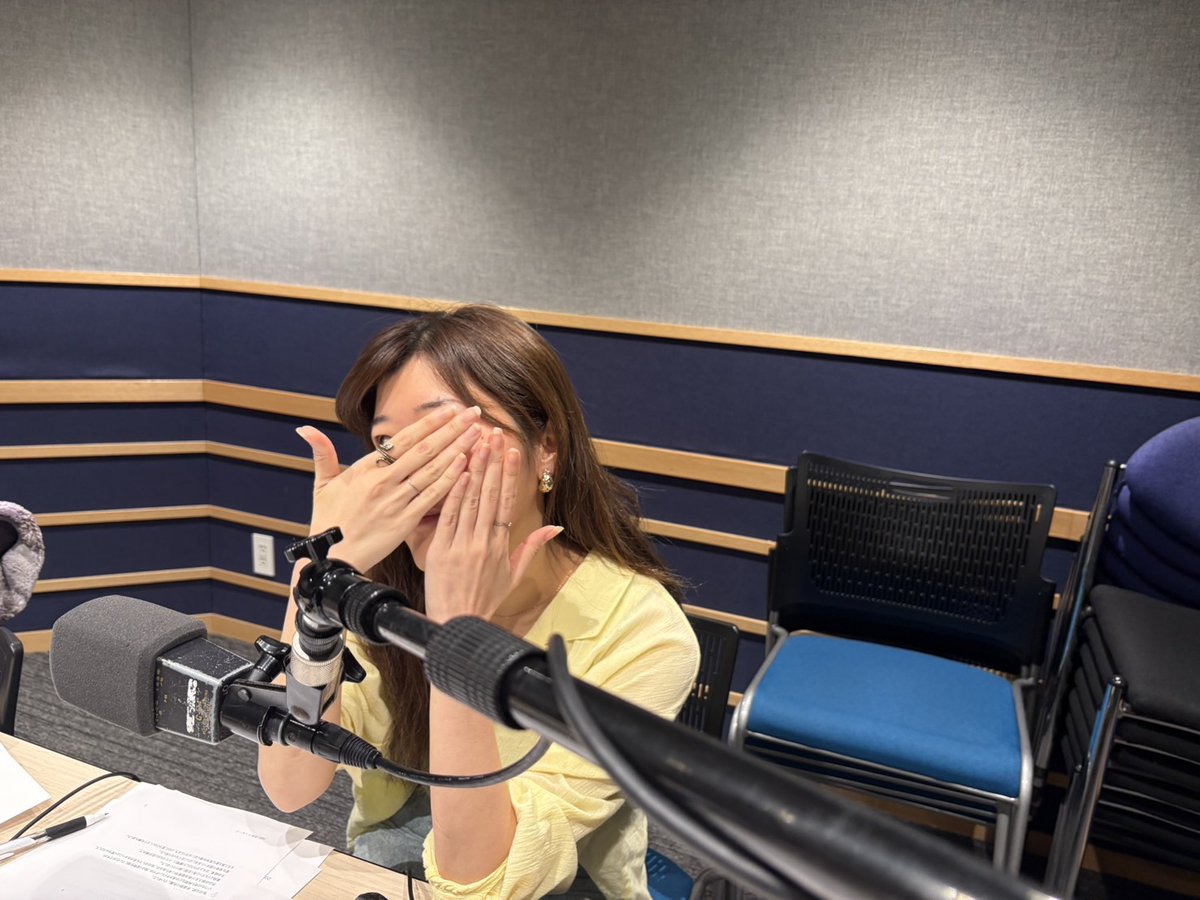 tokyofm's tweet photo. 20:00からは『 #喋るズ 🎙️』

木曜日は #ヒコロヒー の
【トーキョー #エフエムロヒー 🗼】

先週に引き続きメッセージテーマは…
『あれは痺れた…💥』

📮各コーナーへのメッセージは👇
https://t.co/MAbpISLAPk

@fmrohee

#TOKYOFM #radiko で聞こう🎶
https://t.co/8p4eNAM7QR https://t.co/DxgePWxqQs