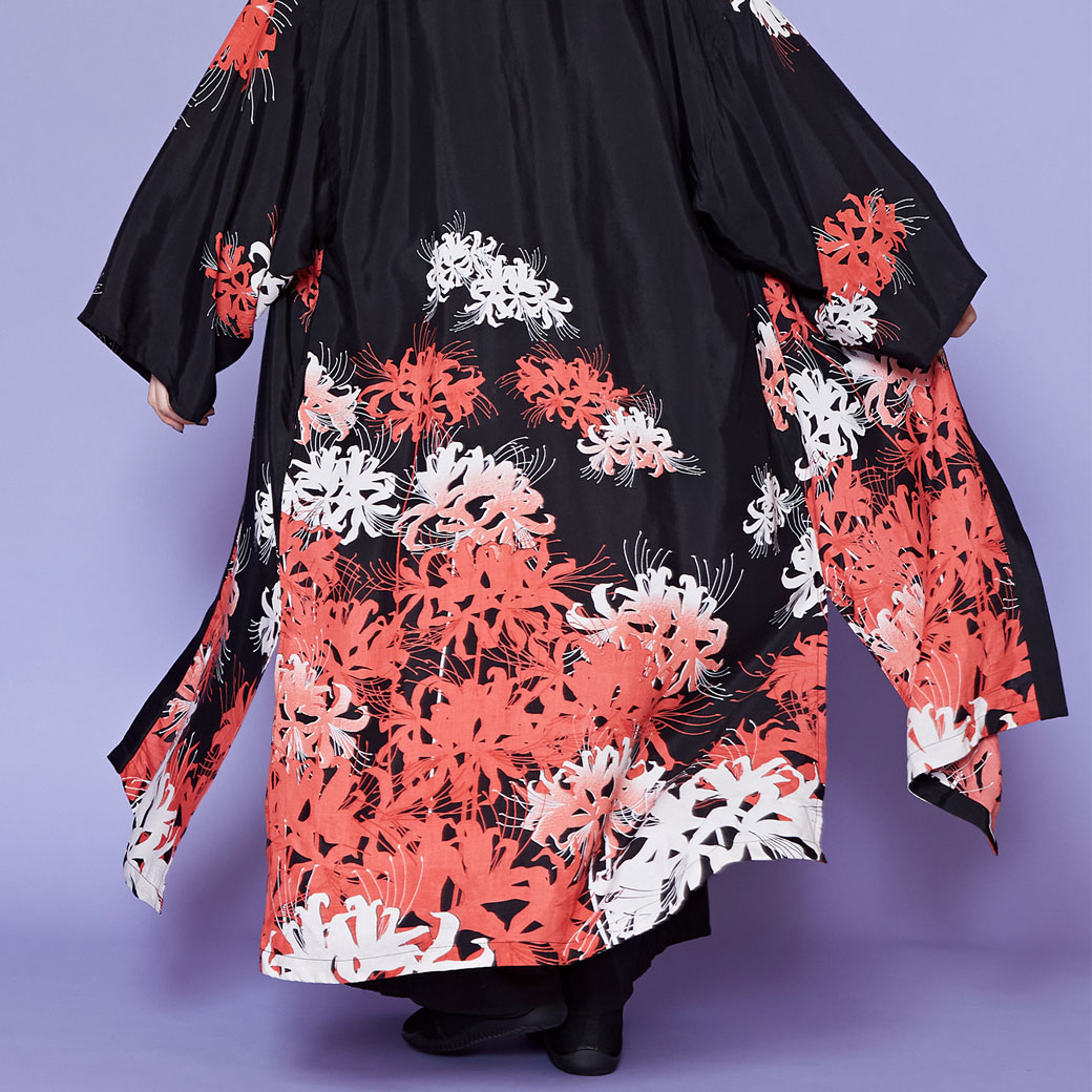 再入荷 】 豪華絢爛な和装を愉しむ一枚❁ 《 彼岸花 》の羽織りと