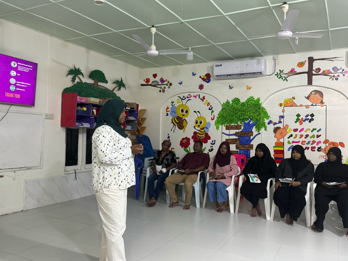 ncsgovmv's tweet image. Jobseeker Information program and a Personal Development program was successfully held in F. Biledhoo for the youth community, offering career development opportunities.

@MoHEmv 
@MEERYProject 

#outreachprograms #CommunityEmpowerment #BiledhooCouncil