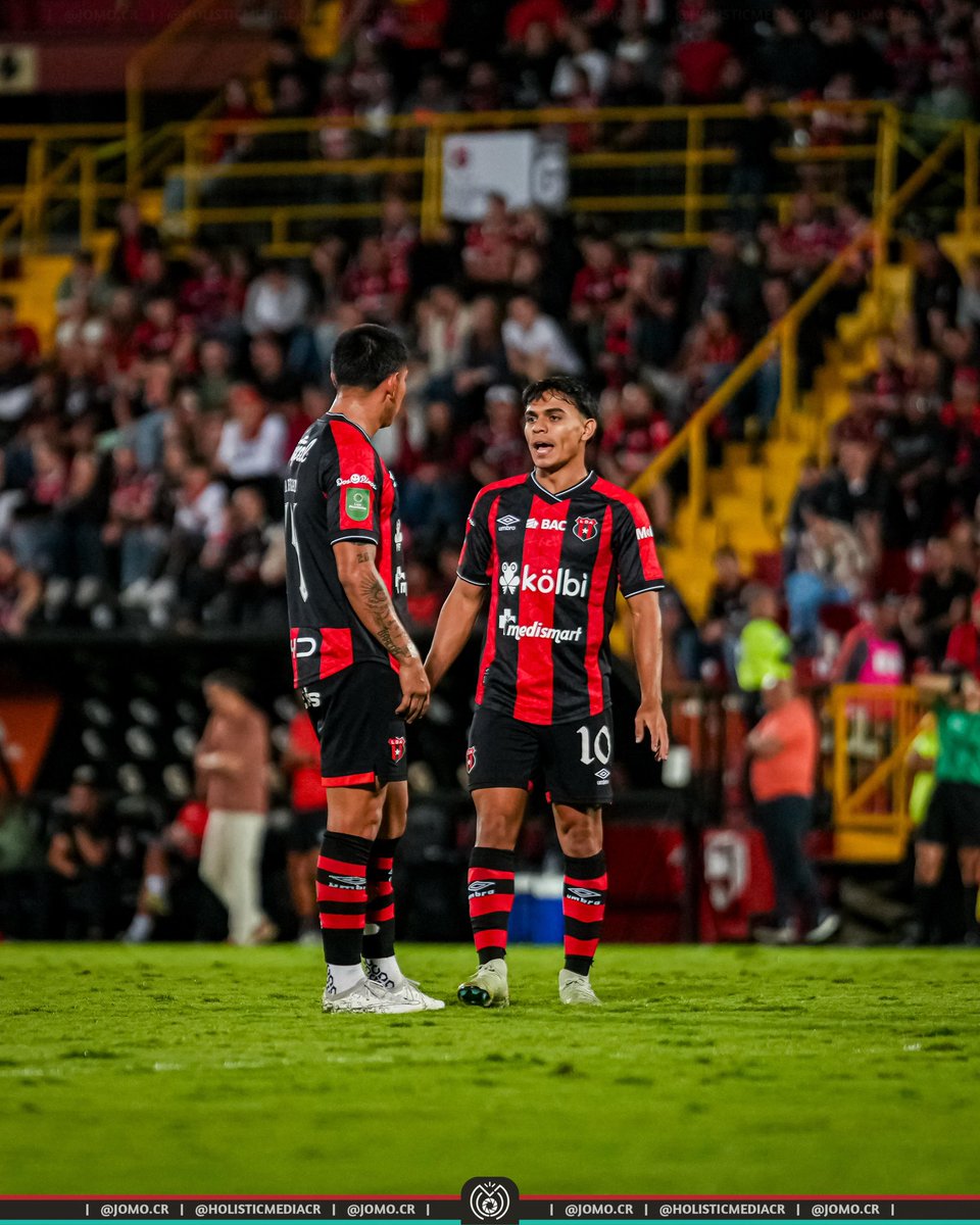 tdmaxcr's tweet photo. Un empate más y la gente perdió la calma, piden el #FueraGuima 

📸 @JoMorelli https://t.co/3b52h7iIk0