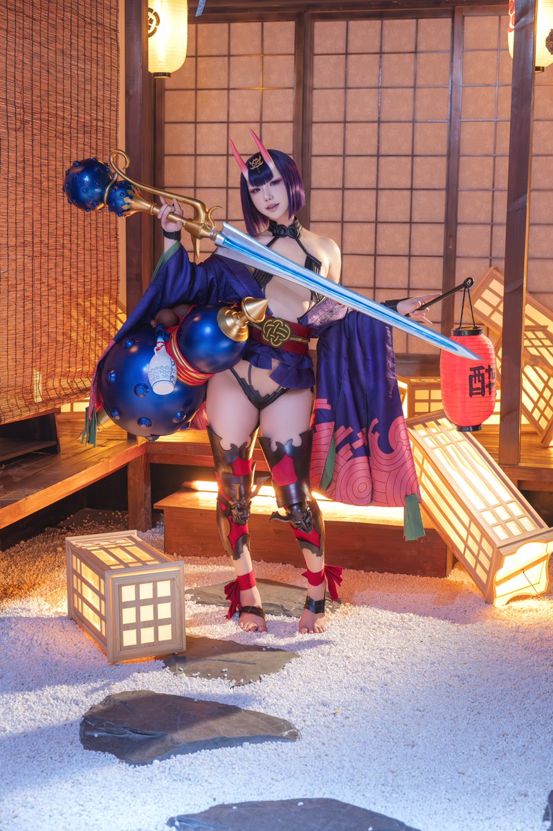 アサシン、酒呑童子。うふふ。うちを召喚してくれて、  おおきに、ありがとう。好きにやるけど、かまへんね