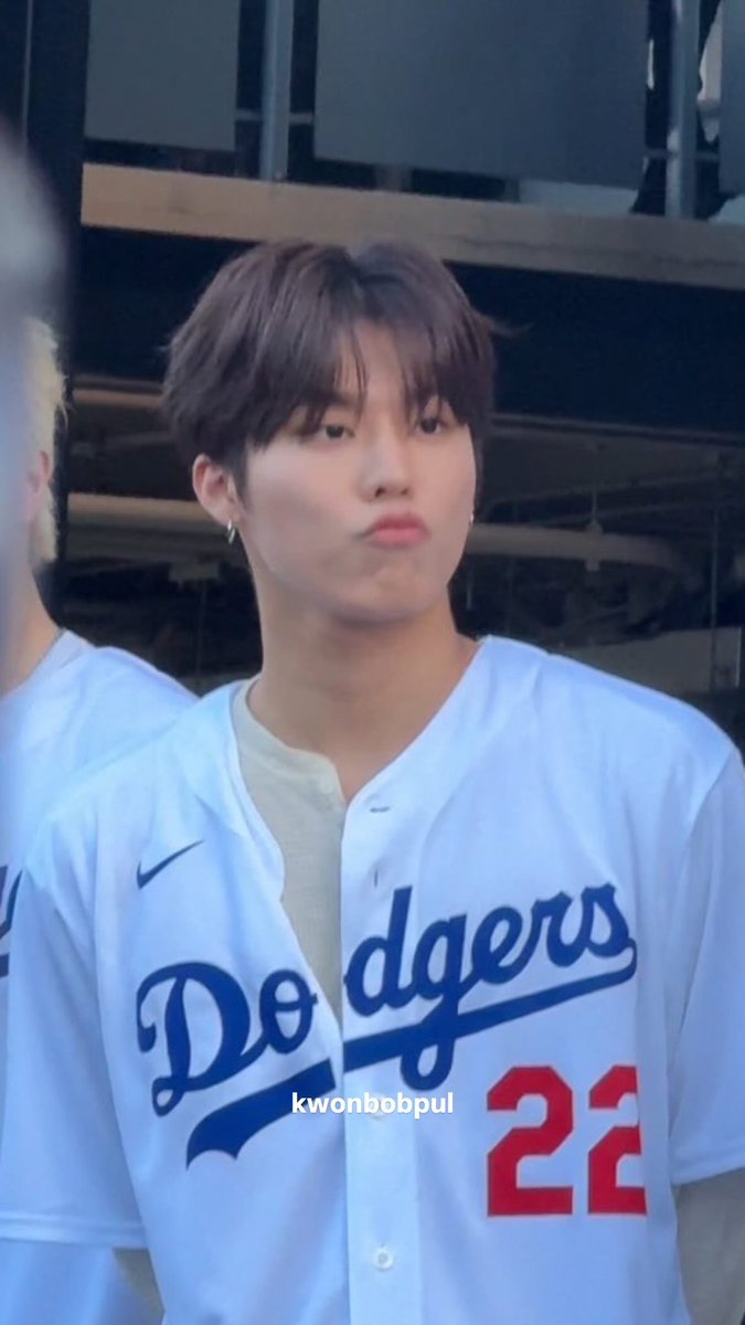 kwonbobpul's tweet photo. cutie woobear 🐻🤏🏼

#PARKJEONGWOO #박정우 https://t.co/ZkCZmUYY7v