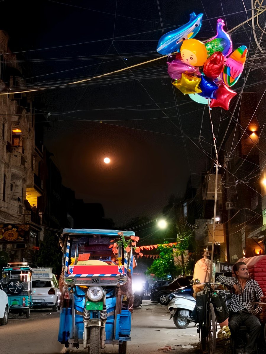किसी के साथ होने के लिए हम सिर्फ हमारे हिस्से की कोशिशें कर सकते है, दूसरा व्यक्ति भी हमारे साथ के लिए वही कोशिशें करे इसकी पूरी संभावना दूसरे व्यक्ति पर ही टिकी है। किसी का जाना पूरी तरह से उसपर ही निर्भर करता है।