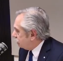 Así es como se ve a cualquier tio borracho en una Navidad.