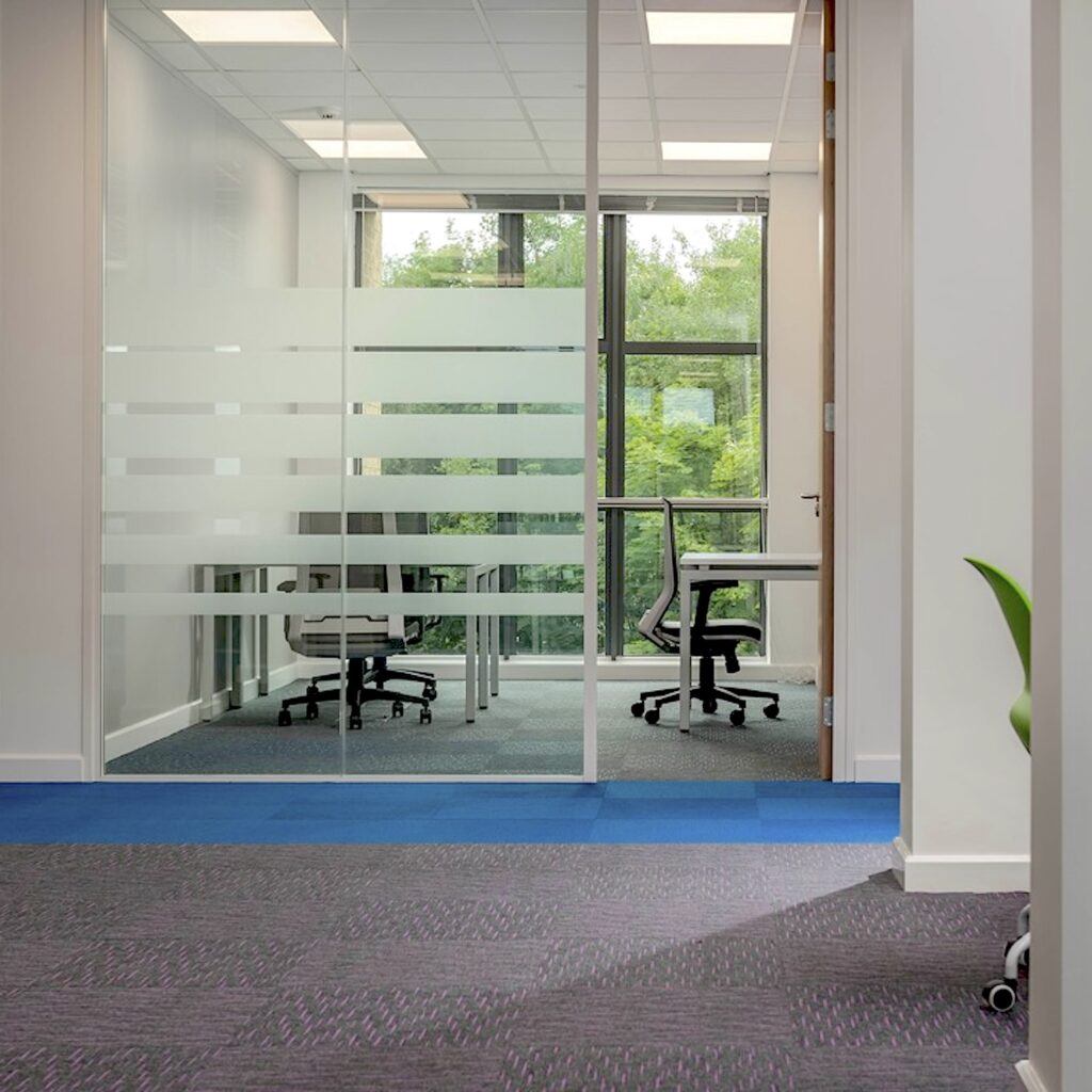 With open-plan offices rising, carpets are key for segmenting workspaces. 

Combine Broadrib and Array for clear boundaries with textures and colours. 

Learn more: ow.ly/W4z850Vgjcf 

#OpenPlanLayout