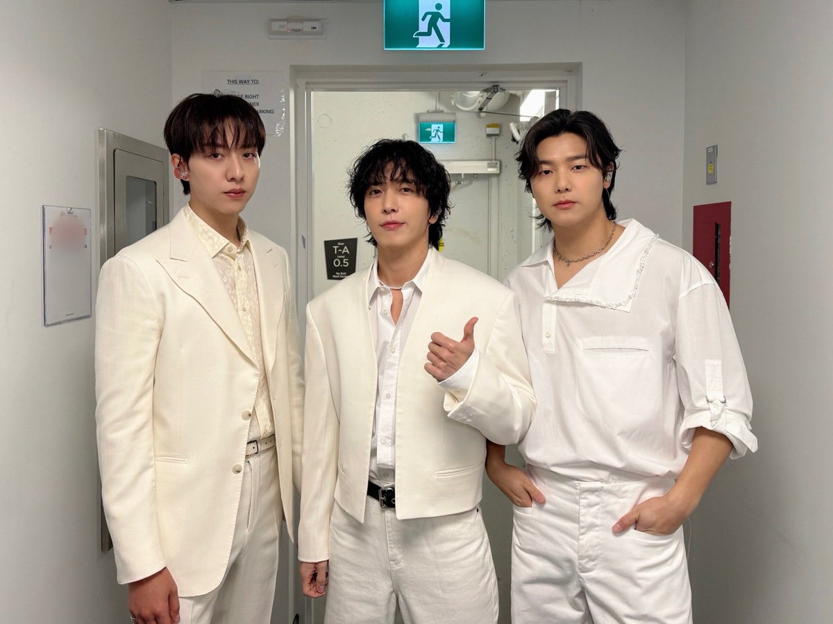 CNBLUE tweet media