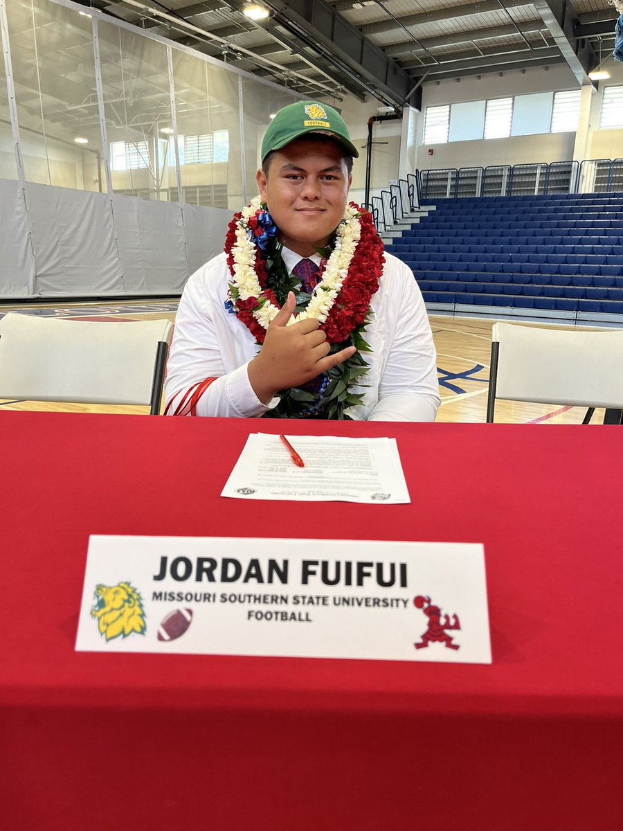 FuifuiJ_'s tweet photo. Thank you to @FBCoachCarlo, @CoachAB_MSSU, and @CoachNiccum66, for rewarding me with this opportunity to play for their school.  Blessed to sign with Missouri Southern State University! https://t.co/yQIpM8DYiR