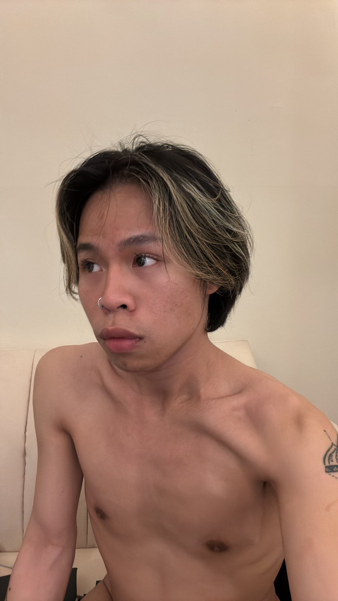 itsyourbasicfag's tweet image. 3/4 shot