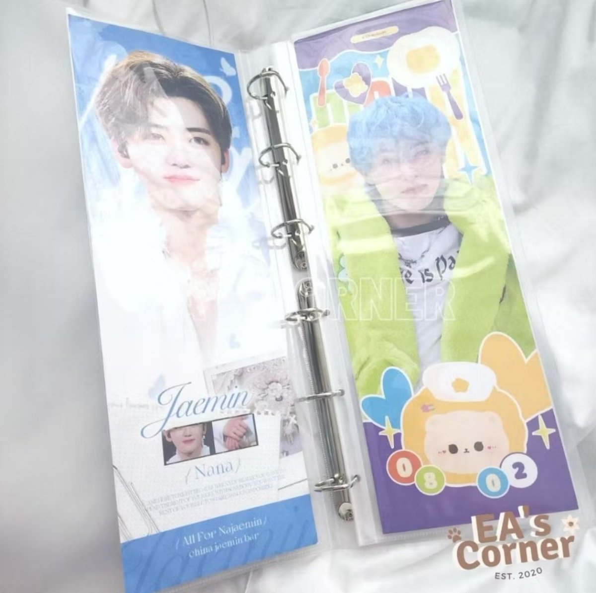 EAsCornerGlobal's tweet photo. Our 'Just Because' Sale is on now til April 20 🥳Spend Php599 and get a FREE magnetic toploader! 💥 

🏬 Shopee Malaysia &amp; Singapore
🚚 all sale order will be fulfilled Monday, April 21, onwards

Order them at:
MY: https://t.co/5DvY8rzuaW
SG: https://t.co/HNe8Rv3Q2F

#PasarKpop https://t.co/ZoIZDQr6Z8