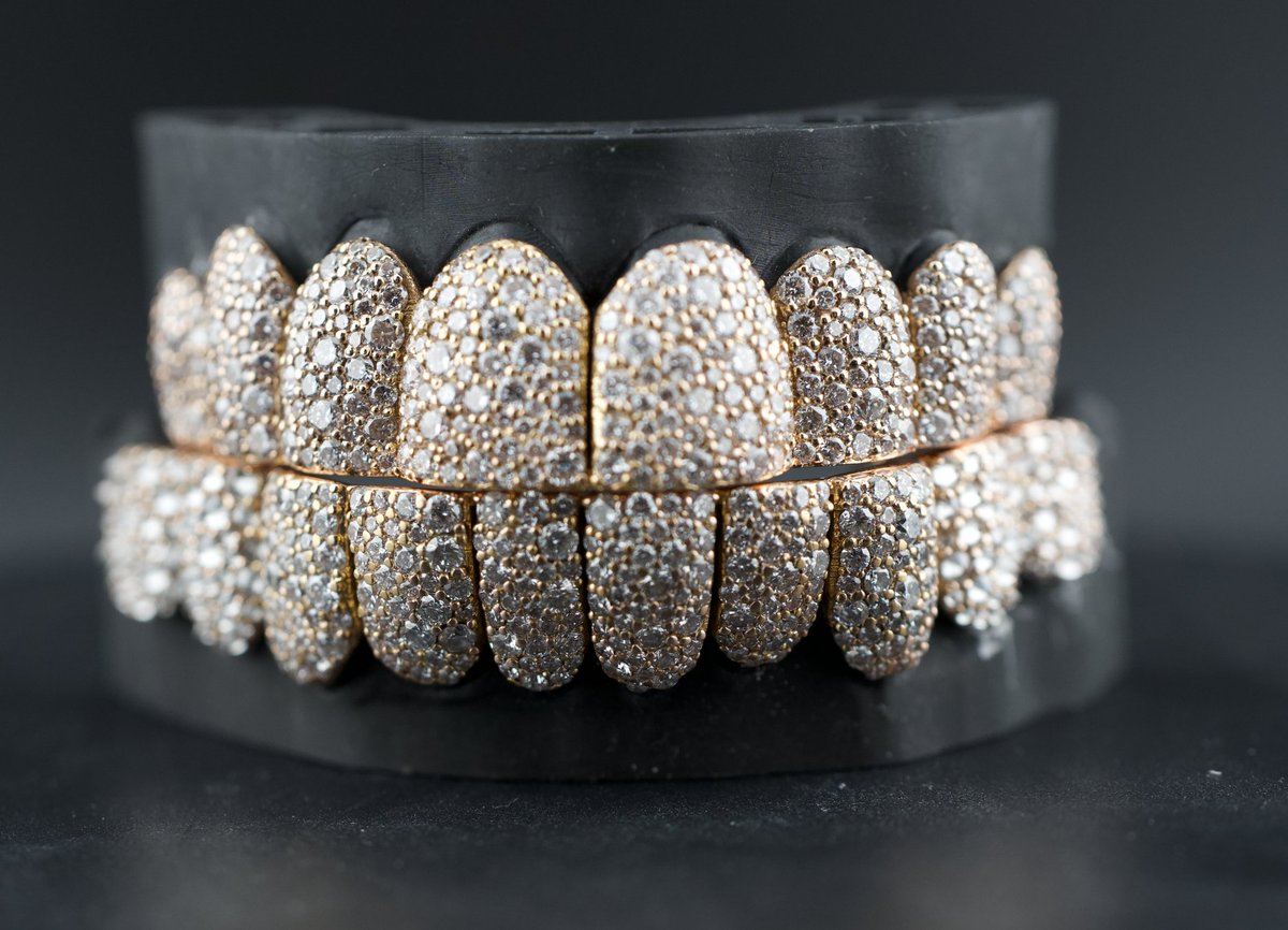 smojewelz's tweet photo. New Collection: Custom Grillz with VVS+ Diamonds 🔥
1. Gold Grillz with VVS+ Diamonds
2. White Gold Grillz with VVS+ Diamonds and Ruby Accents
3. Gold Grillz with Micro-Pavé Diamonds
4. Opal Dream Grillz
#CustomGrill #smojewlez #Diamonds https://t.co/Sg0wlBEGlt