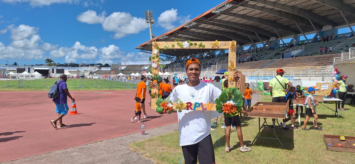 HumanityFTW1's tweet photo. 🌟#HFTW a participé à la 13ème édition du #RelaispourlaVie, organisé par la #LiguecontreleCancer - Comité #Martinique ! 🏃‍♂️💪
Bravo à notre équipe, Rubens MAROLANY et  THEODOSE pour leur engagement au stade Louis Achille les 12, 13 avril 2025. La lutte contre le #Cancer continue ! https://t.co/xSuqAvEbDb