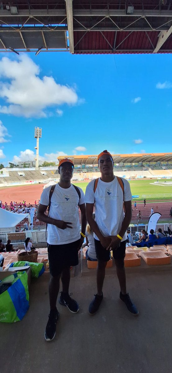 🌟#HFTW a participé à la 13ème édition du #RelaispourlaVie, organisé par la #LiguecontreleCancer - Comité #Martinique ! 🏃‍♂️💪
Bravo à notre équipe, Rubens MAROLANY et  THEODOSE pour leur engagement au stade Louis Achille les 12, 13 avril 2025. La lutte contre le #Cancer continue !