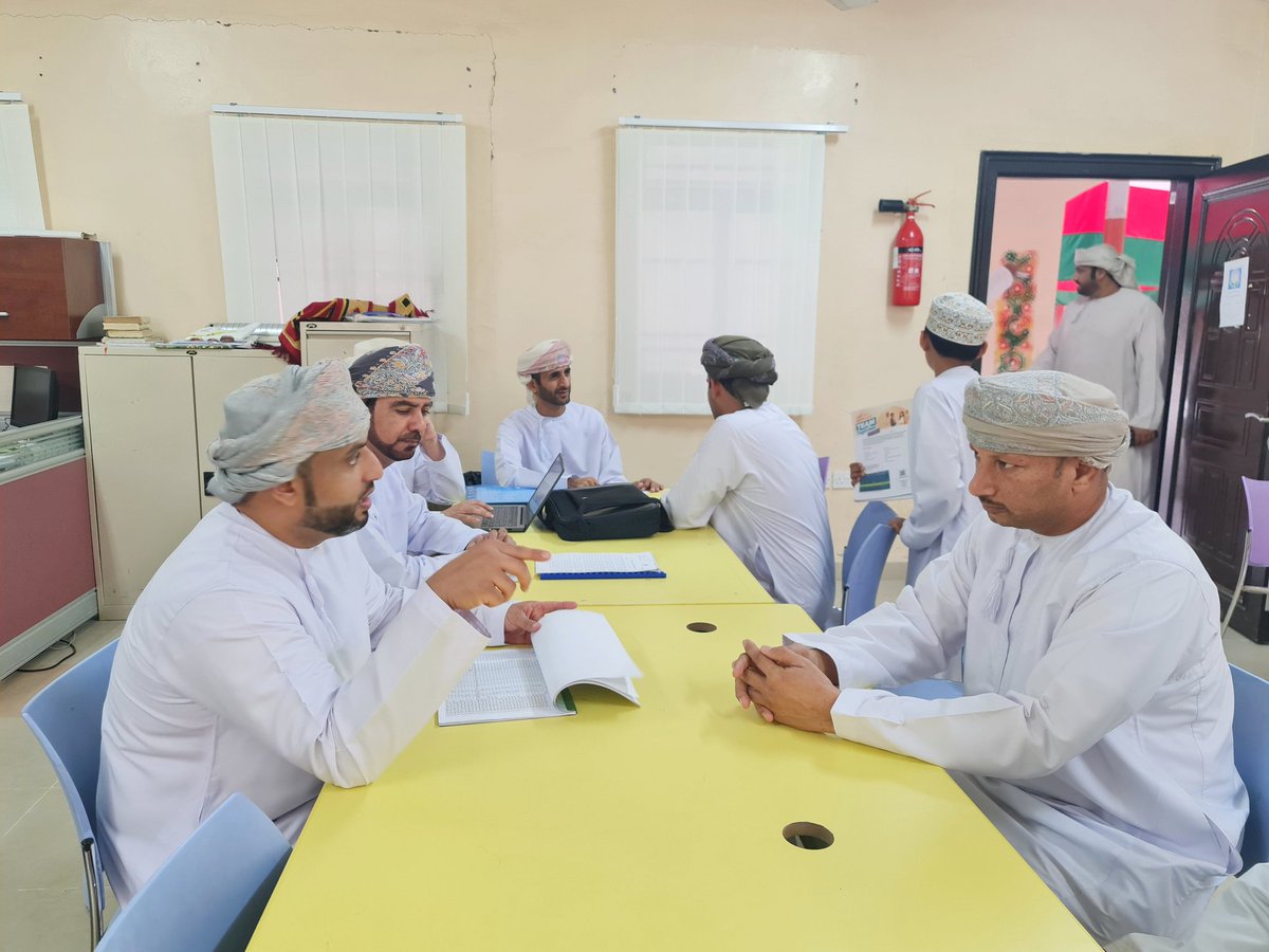 #يحدث_الآن
انطلاق الملتقى الثاني لأولياء الأمور للعام الدراسي 2024-2025م في مدرسة الشيخ سعيد بن محرز النزوي، وذلك ضمن جهود المدرسة لتعزيز الشراكة المجتمعية ودعم المسيرة التعليمية لأبنائنا الطلبة.