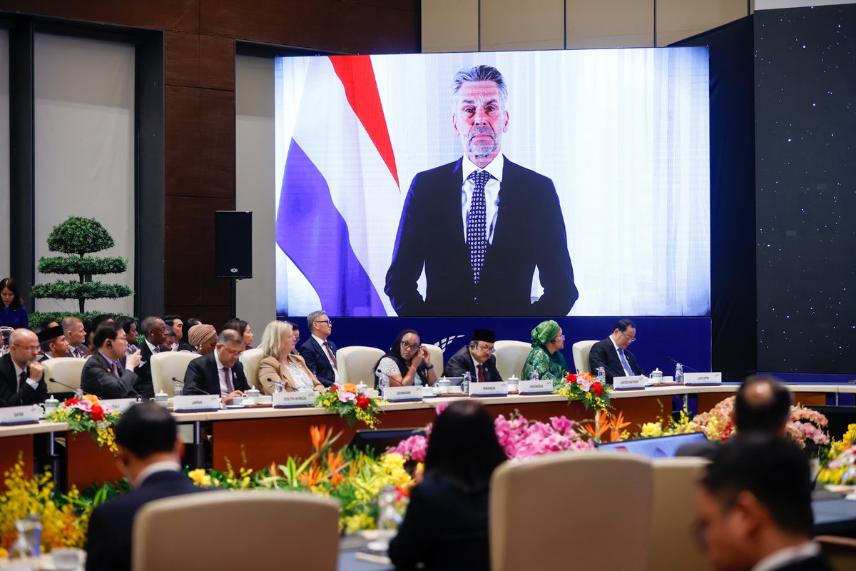 NL in Vietnam tweet media