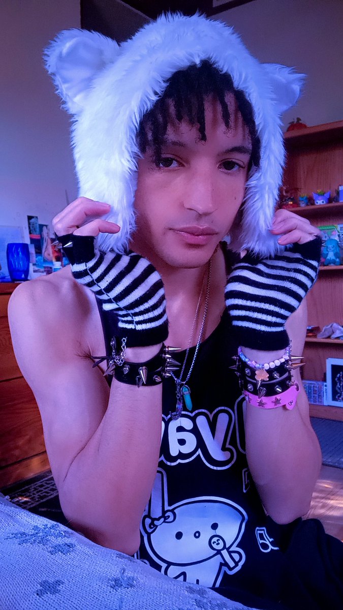 Spirit6741's tweet photo. Meow n stuff

#hyperpop #lgbtq #catgirl #emogirl #scenegirl #harajukugirl #japanlove #goodnight #switch #lesbian https://t.co/cfEUXHCfpI