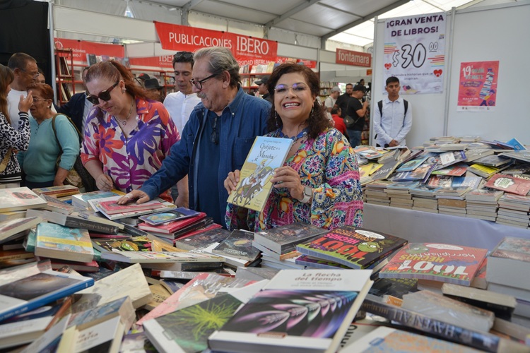 Clara Brugada inaugura el 19° Gran Remate de Libros; convoca al “Lectódromo” más grande del mundo en el Zócalo
mexicoenlared.tv/clara-brugada-…