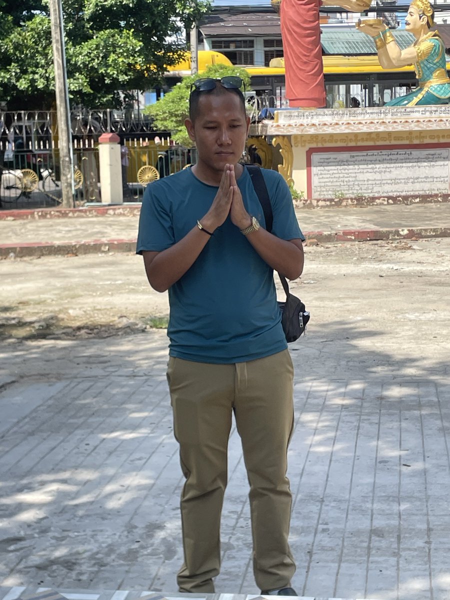 WeLoveGems's tweet photo. May all living beings be wealthy &amp; healthy from this moment of #Myanmar #burmese #new_year 🙏🙏🙏 

#we_love_gems Admin: ~ Mr.Aung Kyaw

#gems #gemstones #jewelry #Jewellery https://t.co/oSvQLFFdYy