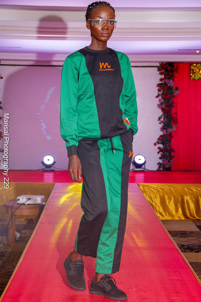 Marisalbj's tweet photo. Chez Marisal, chaque tenue, chaque couleur, chaque couture raconte une histoire.
Tenue mixte disponible immédiatement pour votre confort.
#firstcollection #fry #outfit #mixte #marisal #pourtoi #TT229 https://t.co/F2hbvkDWAN