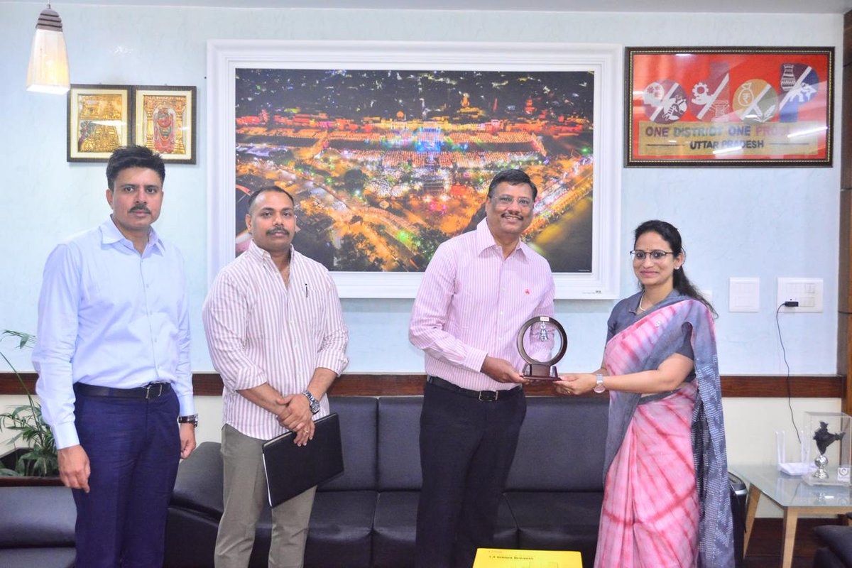 NSEIndia's tweet photo. Press Release: National Stock Exchange and Government of Uttar Pradesh through Uttar Pradesh Small Industries Corporation (UPSIC) Sign MoU to facilitate fund raising for SMEs in the State. Follow the link to know more: https://t.co/N0mnEoJ3aD
#NSE #NSEIndia #MOU #UPSIC @ashishchauhan